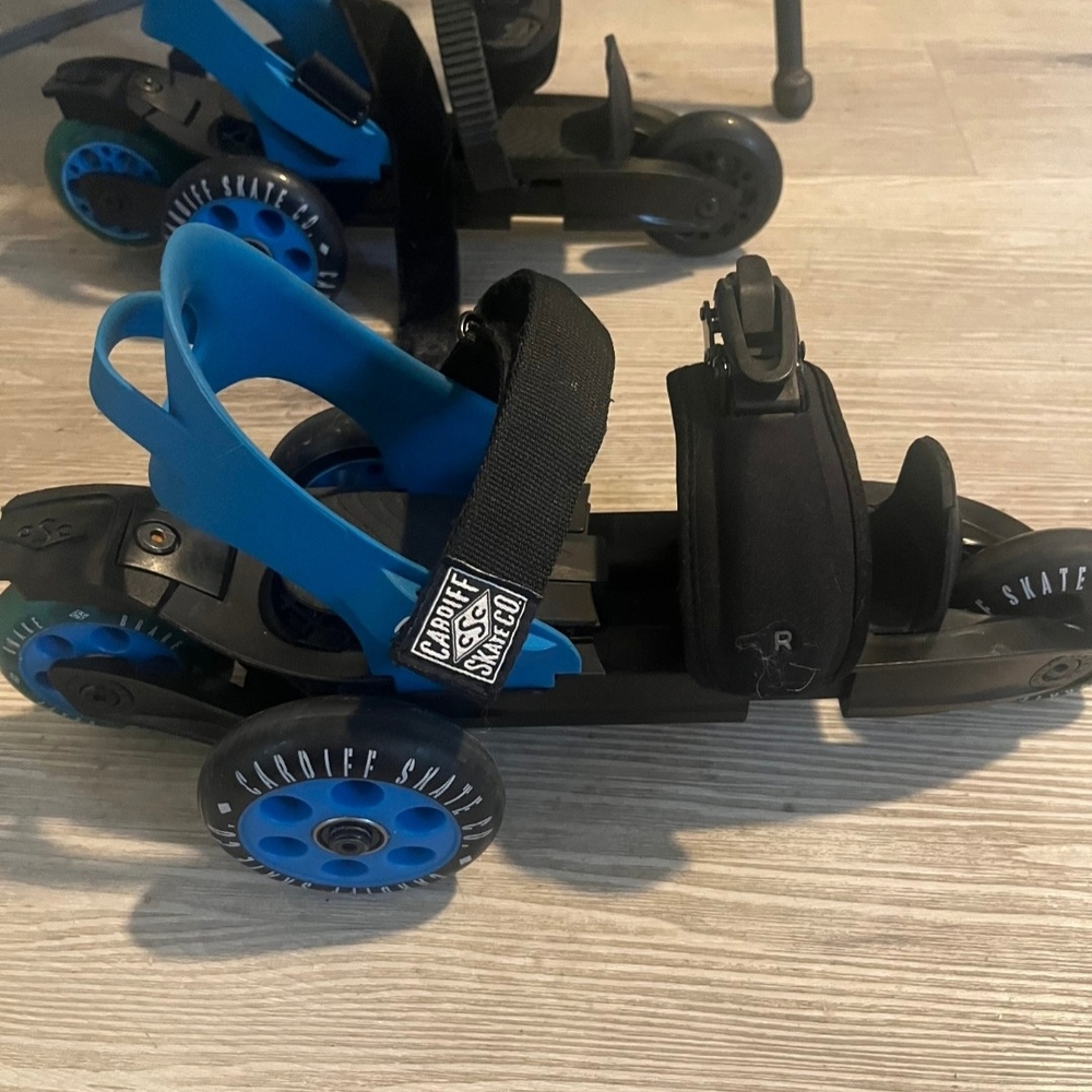 Cardiff Cruiser Small Adjustable Skates – Fits Men’s 2–8 / Women’s 2–9